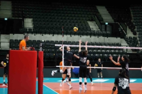 Eczacıbaşı Dynavit sezonun ilk derbisine çıkacak