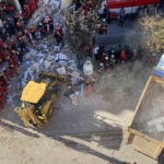 Çöken binadaki eczacı: "Belki enkaz altında biz de kalmış olacaktık"