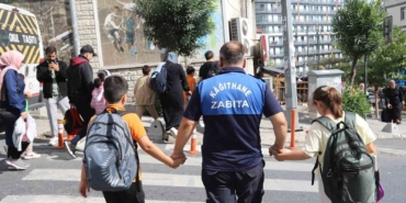 Kağıthane’de çocukların güvenliği için okul önlerinde denetimler sıklaştırıldı