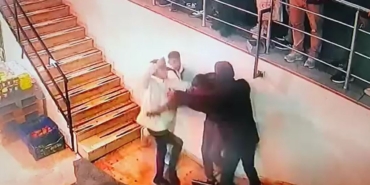 Tekme tokat birbirilerine girdiler; o anlar kamerada