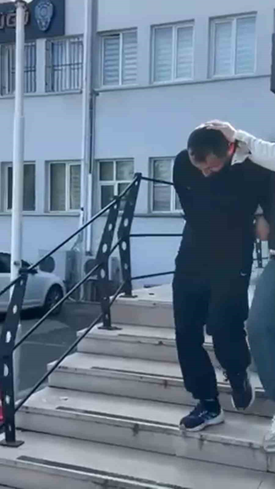 Bursa’da 84 yıl 6 ay kesinleşmiş hapis cezası bulunan hırsızlık hükümlüsü yakalandı