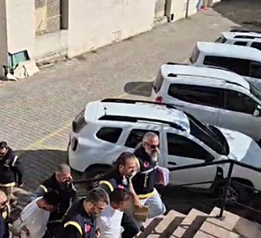 Edremit’te büfeci cinayetinde 3 kişi tutuklandı