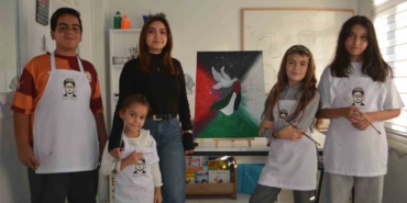 Minik çocuklar Filistin ve Gazze’nin resmini çizdiler