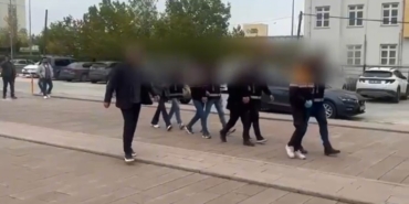 Kendilerini belediye başkan yardımcısı olarak tanıtan dolandırıcılara operasyon: 17 gözaltı