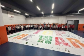 Minik ellerden büyük mesaj