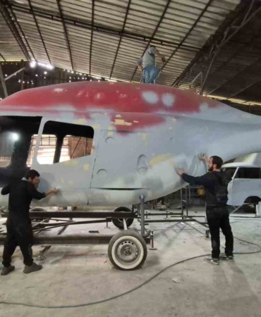 Otomobiller ve dev kasklarla başladı, şimdi fiberglas helikopter üretmeyi hedefliyor