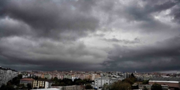 İstanbul’un üzerine kara bulutlar çöktü