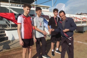 Balıkesir’de gençler Cumhuriyet Kupası için ter döktü