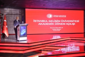 Ticaret Bakanı Bolat: ‘‘Bu yılı 1,5 trilyon doların üzerinde bir milli gelirle tamamlamayı hedefliyoruz’’