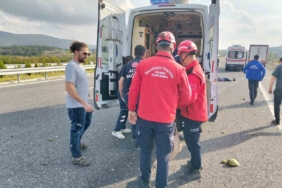 İstanbul-İzmir Otoyolu’nda kamyonet otomobille çarpıştı: 1 ölü, 1 yaralı