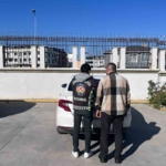 Arnavutköy’de, kırmızı ışıkta geçip karşıya geçen çocukları tehlikeye atan sürücü yakalandı