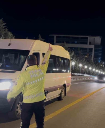 Çorlu’da alkollü kadın sürücü kaza yaptı, trafik felç oldu