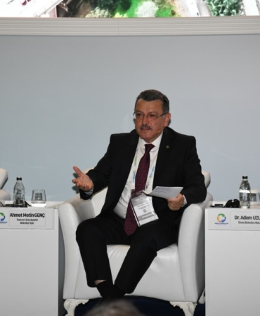Başkan Ahmet Metin Genç: "Enerjinin üretimi kadar yönetimi de önemli"