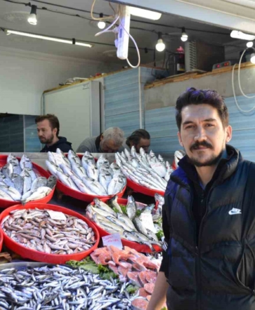 Mevsiminin en lezzetli balıkları hamsi ve sardalya