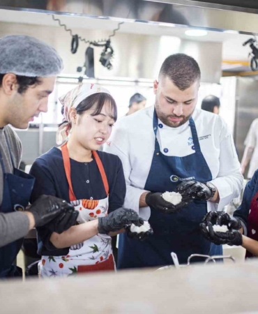 Japon öğrencilere Türk mutfağı dersi