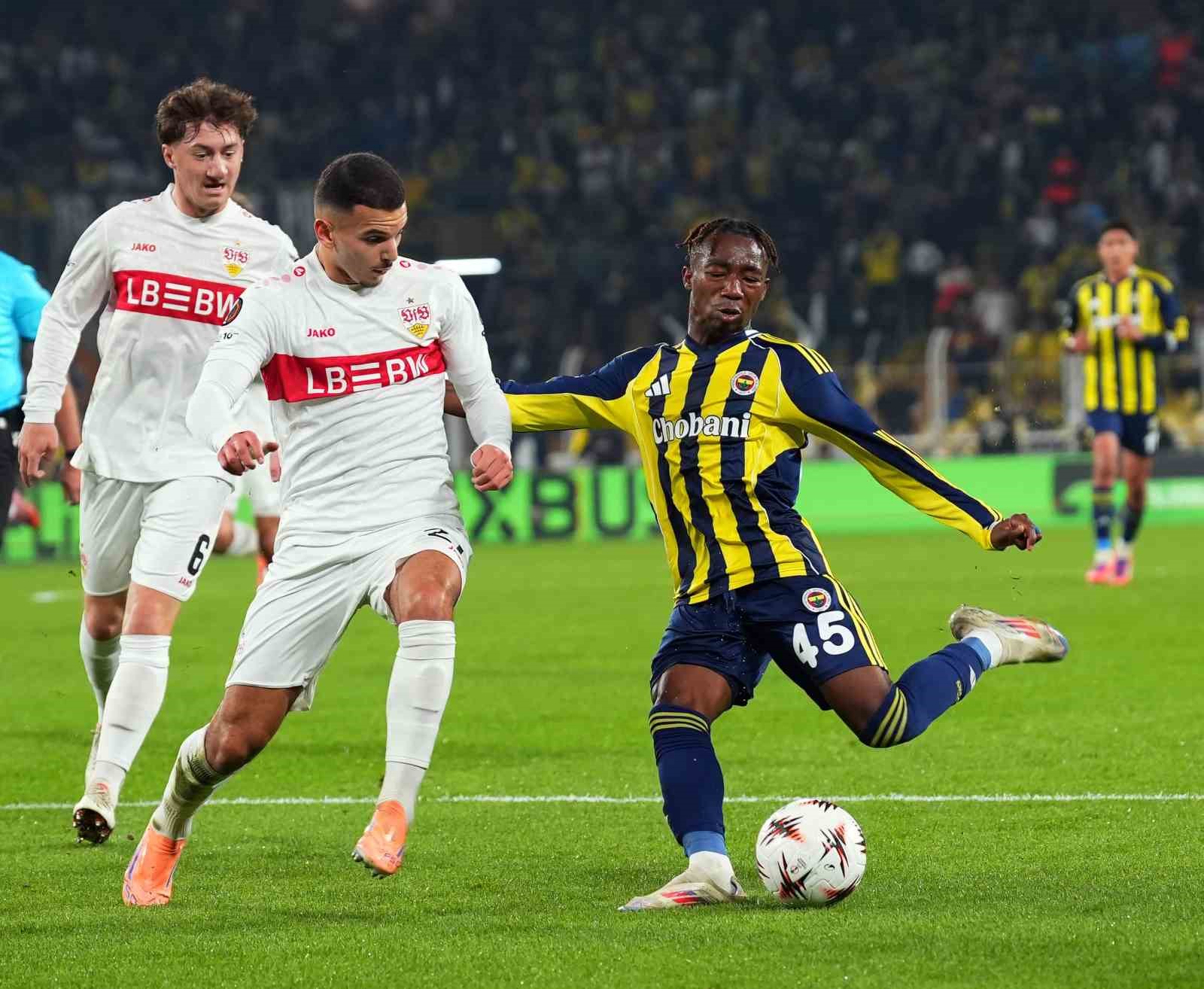 UEFA Avrupa Ligi: Fenerbahçe: 1 - Stuttgart: 0 (İlk yarı)