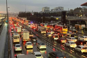 İstanbul’da yağışla birlikte trafik yoğunluğu yüzde 81’e ulaştı