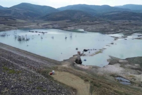 Tekirdağ’da Naip Barajı ölü hacme indi, sular çekildi adacıklar oluştu