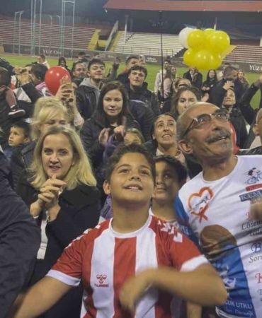 Lösemiyi atlatan 11 yaşındaki Gencay için gökyüzüne balonlar bırakıldı