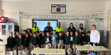 Tekirdağ’da polislerden minik öğrencilere eğitim