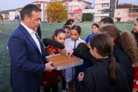 Vali Sözer, genç sporcularla buluştu