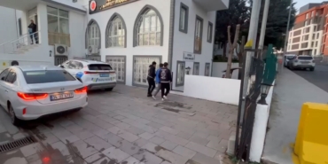 Evden aldığı yedek anahtarla park halindeki aracı çalan hırsız yakalandı