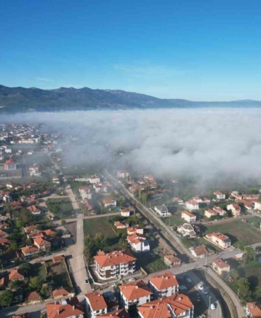Sındırgı’da sis ve yıkım bir arada: Deprem bölgesi havadan görüntülendi