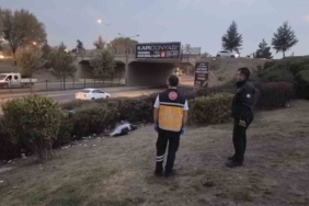 Kavşakta bulunan cansız bedenin kimliği tespit edildi