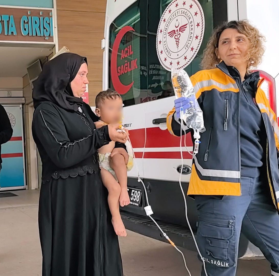 Oyun oynarken ateşe düşen çocuk ağır yaralandı