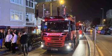 Esenler’de 5 katlı binada yangın: 15 kişi dumandan etkilendi