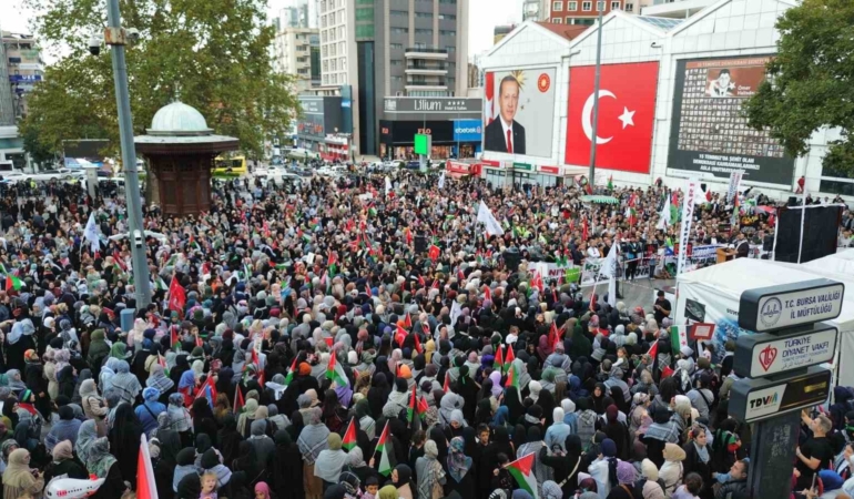 Bursalılar Gazze için meydanlara indi