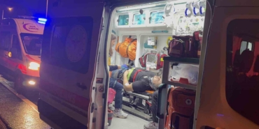 Kocaeli’de feci kaza: Sürücü yola fırladı, araç ters döndü