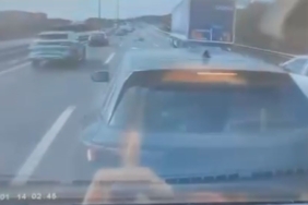 Başakşehir’de zincirleme kaza kamerada: Kamyon motosiklete, mikser önündeki araçlara çarptı