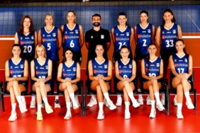 Bahçelievler Belediye Spor Kulübü Kadın Voleybol Takımı sponsorluk anlaşmasını yeniledi
