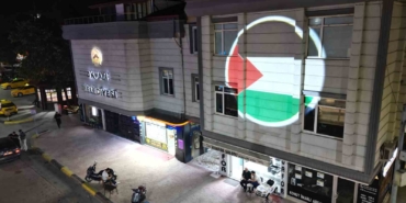 Filistin için birlik mesajı: Belediye ve araçları bayraklarla donatıldı