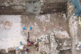 PAPA'NIN ZİYARETİ ÖNCESİ İZNİK'TE TARİHİ KEŞİF 400 METREKARELİK DEV MOZAİK GÜN YÜZÜNE ÇIKARILDI
