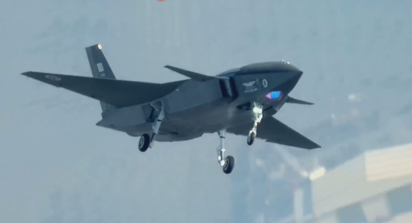 KIZILELMA MURAD 100-A AESA Atış Kontrol Radarı ile gökyüzünde