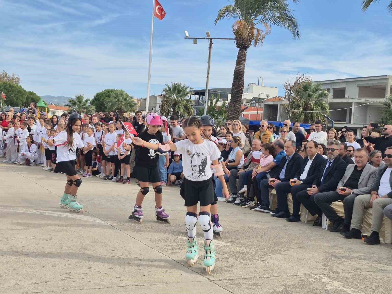 Burhaniye’de Gençlik ve Spor Festivali coşkusu yaşandı