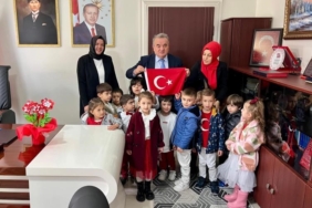 Kutsal emanetler Kaymakam Öztürk’e emanet edildi