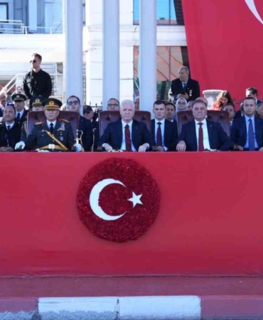 Cumhuriyet’in 102. yıl dönümü Vatan Caddesi’nde coşkuyla kutlandı