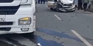 Arnavutköy’de otomobil tıra arkadan çarptı: 1 ölü