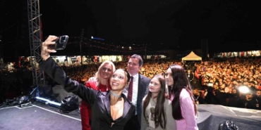 Bursa’da Zeynep Bastık’la Cumhuriyet coşkusu