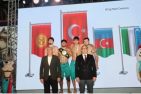 Sultangazili güreşçi dünya şampiyonu