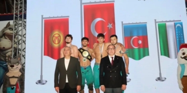 Sultangazili güreşçi dünya şampiyonu