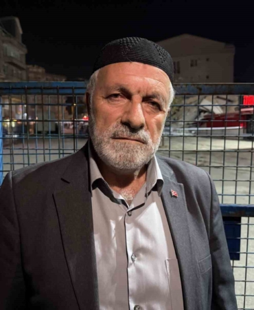 Enkazda ailesini kaybeden genç kıza akrabası sahip çıkacak