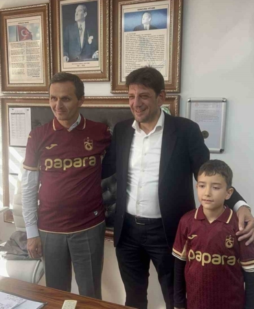 Trabzonlular Federasyonu ve Üni TS’den minik taraftara anlamlı ziyaret