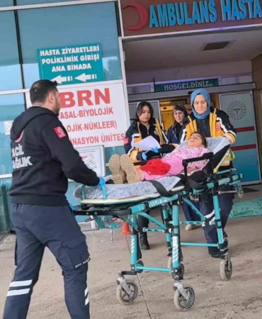 Bursa’da demir kapının altında kalan 9 yaşındaki çocuk ağır yaralandı