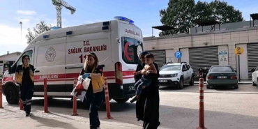 Çaydanlıktan üzerine kaynar su dökülen 2 yaşındaki çocuk yaralandı