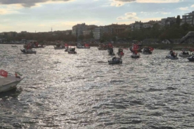 Tekirdağ’da onlarca tekne Sumud Filosu’na destek için denize açıldı