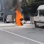 Arnavutköy’de seyir halindeki motosiklet alev aldı